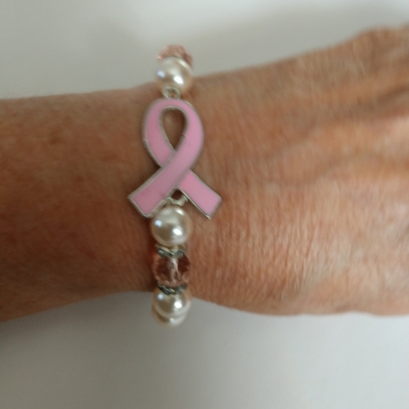 🆕Breast Cancer Bracelet Pearls & Pink Facet Cut Acrylic Beads with Rhinestones - Picture 6 of 12